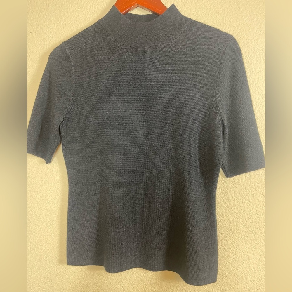 Ann Taylor mock short sleeve turtleneck size medium